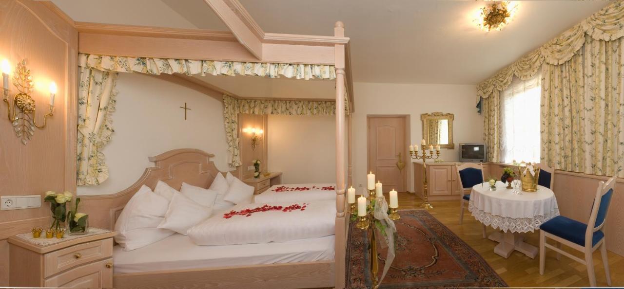 Gartenhotel Maria Theresia Hall in Tirol Eksteriør billede