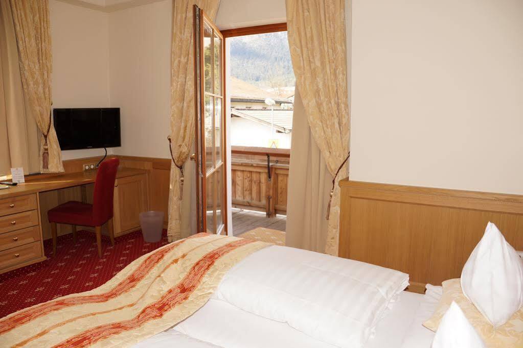 Gartenhotel Maria Theresia Hall in Tirol Eksteriør billede